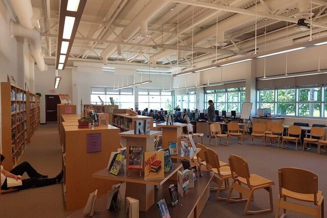 Años Escolares en Escuelas Publicas en Ontario, Québec y Columbia Británica, Canadá